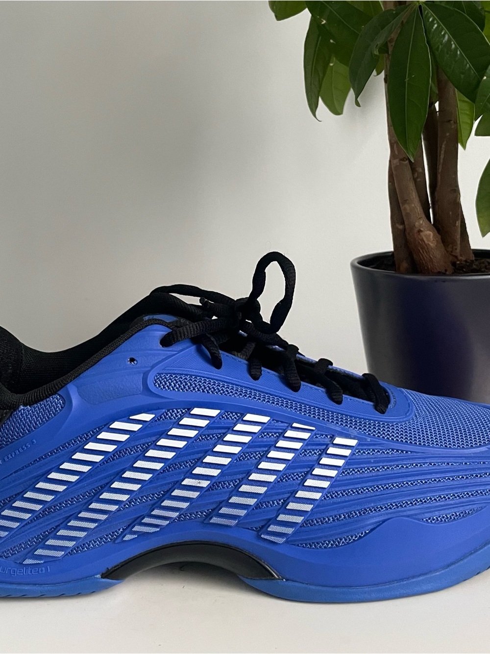 Men Size 13 K-Swiss Hypercourt Express 3 Tennis Shoes Blue Black